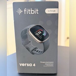 NEW!! Fitbit Versa 4 Smartwatch Platinum Aluminum Case Waterfall Blue Band